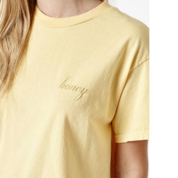 BRAND NEW Brandy Melville Aleena Honey t shirt - Picture 2 of 6
